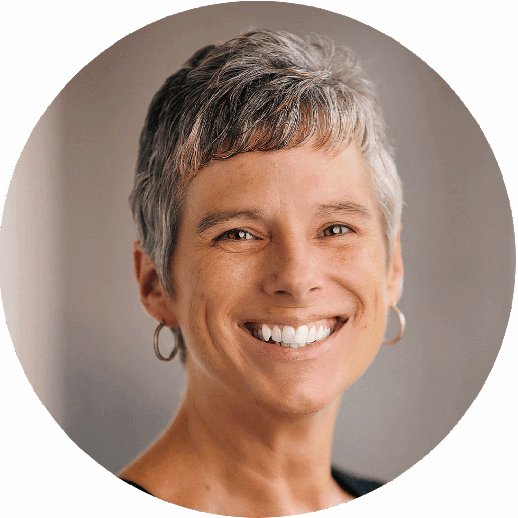 Amy Levesque headshot